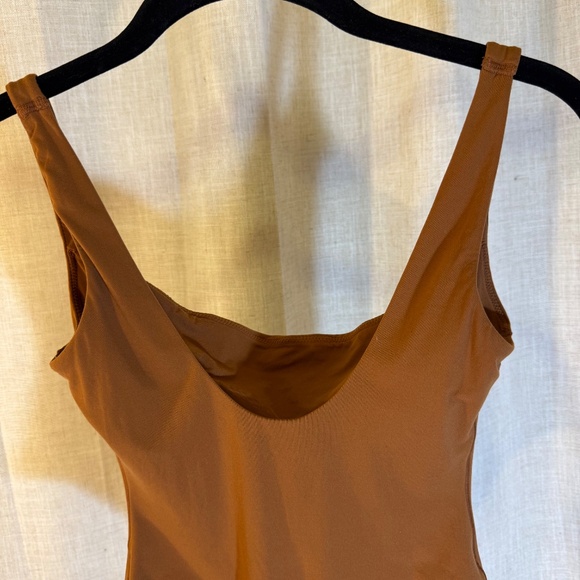 ✨ SKIMS Essential Mock Neck Cowl Bodysuit – Size S ✨ - Picture 9 of 9